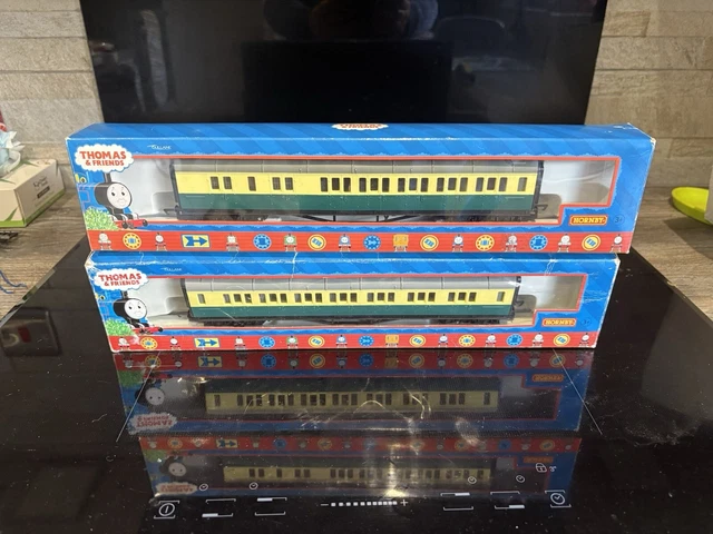 HORNBY AND BACHMANN Thomas Gordon's Coaches Model Kit £45.00 - PicClick UK