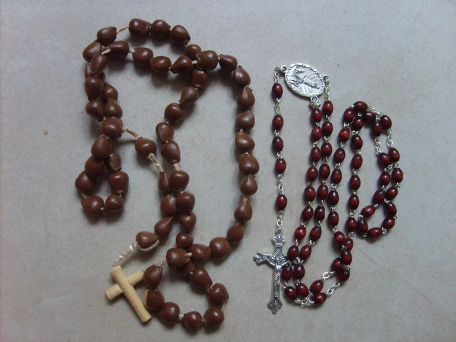 YUBBYSTU Lot De 2 Chapelets Catholiques Noir & Blanc - Avec Croix, Médaille Marie, Sacs Cadeaux Bouton - Idéal Baptême Communion