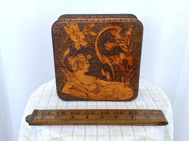 Art Nouveau Folkart Wooden Box - Jugendstil 1900s Carved Handmade Trinket Chest