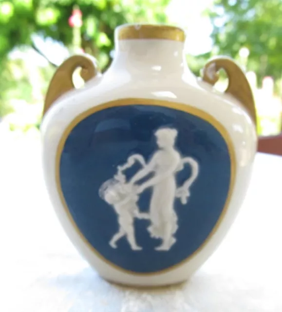 Petit vase forme amphore porcelaine Tharaud Limoges blanc bleu décor antique