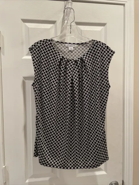 Liz Claiborne women beautiful Black White Pleated￼￼ Sleeveless Blouse Shirt PM