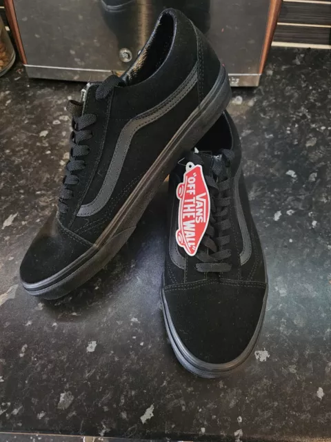 Vans Old Skool Triple Black Mens Suede Trainers Size UK 9.5 BRAND NEW