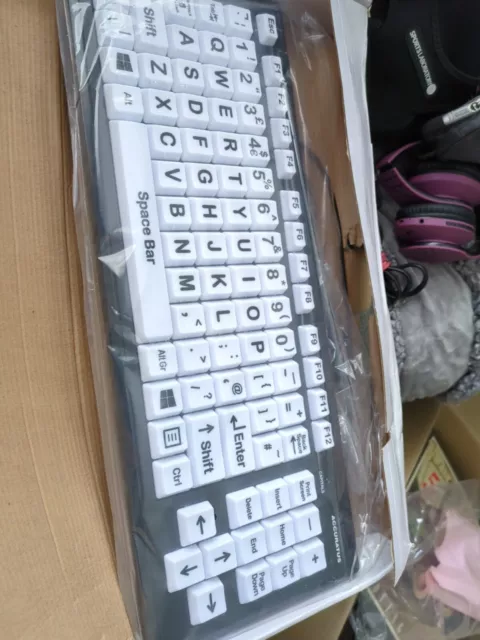 Accuratus (KYB-MONBLACK-USB) Keyboard