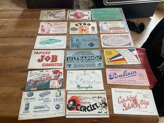 Lot de 18 anciens buvards 