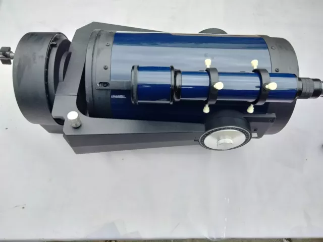 Meade 8" reflector telescope without stand. Not tested. 