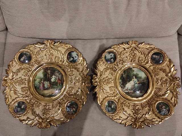 PAREJA DE PLATOS DE BRONCE PINTADOS A MANO SOBRE MEDALLONES DE PORCELANA -37 cms