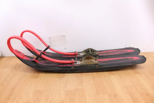 2004 ARCTIC CAT MOUNTAIN CAT 600 EFI Skis Simmons Skis 2004 ARCTIC CAT MOUNTAIN CAT 600 EFI Skis Simmons Skis