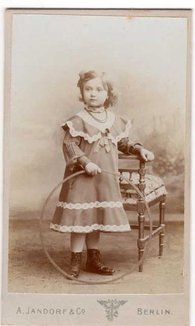Antique Photo CDV - Portrait of a Cute Girl - A. Jandorf & Co - Germany - Berlin