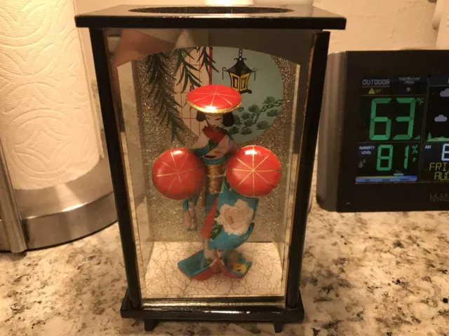 Vintage Japanese Geisha Doll in Kimono with Hats Glass Case 7in Tall JAPAN