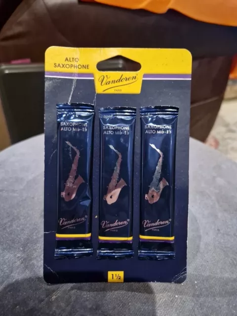 Vandoren Reeds Alto Sax 1.5 Traditional (3 Pack)