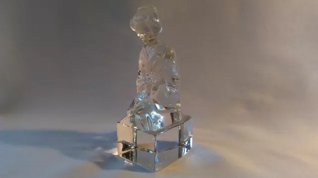 Sujet En Cristal D'arc Figurant Une Geisha Assise 3