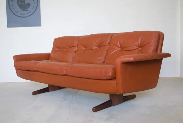 VINTAGE DANISH MID CENTURY 3 PERSON LEATHER & ROSEWOOD SOFA 1970,s