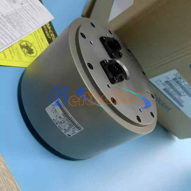 ONE new Yaskawa Electric 105W 5.00Nm AC Servo Motor SGMCS-05B3C11