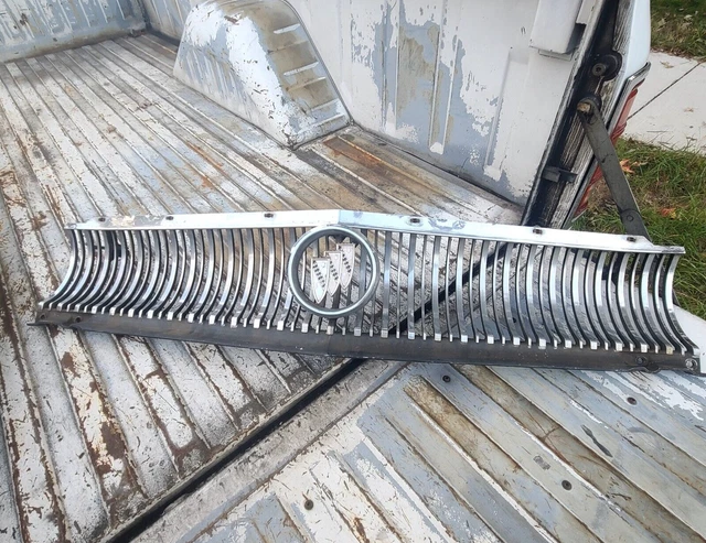 1960 Buick LeSabre Electra 225 Grille