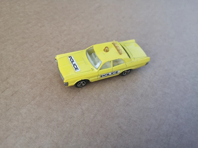 MAJORETTE PLYMOUTH FURY police jaune jamais joué EUR 25,00 - FR