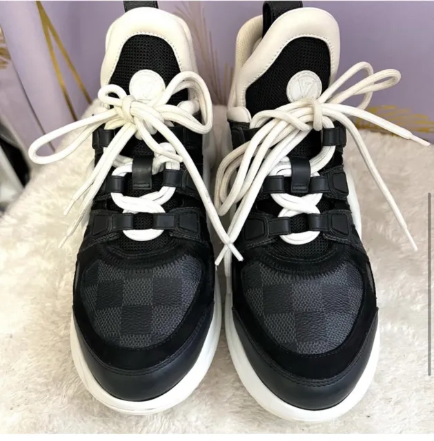 100% Authentic Louis Vuitton sneakers Archlight black sneakers