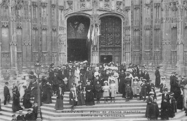 Cpa 60 Beauvais Fetes De Jeanne Hachette Sortie De La Cathedrale