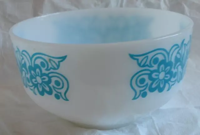 Federal Glass Teal Tulip Mixing Bowl 2.5 Qt Milk Gass Vintage 2