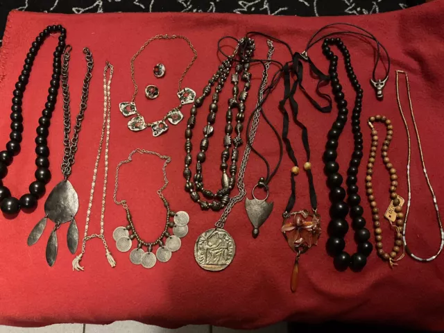 Lot de bijoux vintage.