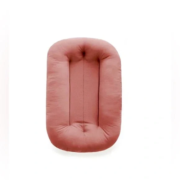 Snuggle Me Organic Lounger in Gumdrop New