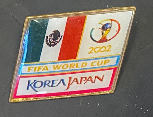 VINTAGE 2002 FIFA World Cup Korea Japan Pinback $23.33