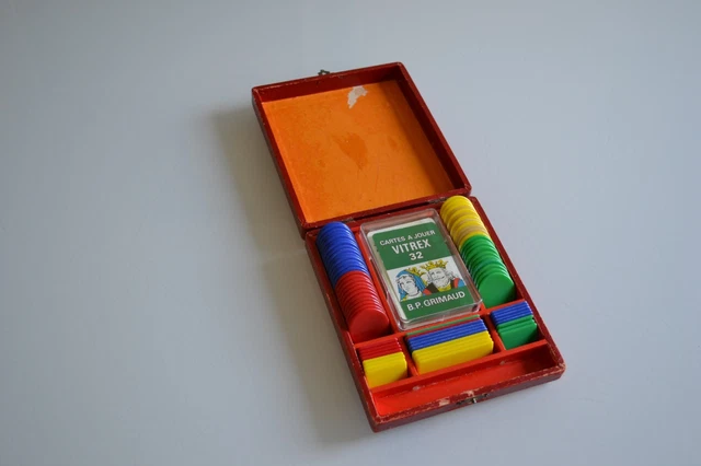 Small Foot Boîte à Jeux De Cartes Et Dés – 2 Jeux De 54 Cartes + 5 Dés – Boîte Bois 18,5 Cm, Couvercle Doublé – Jeux En Famille