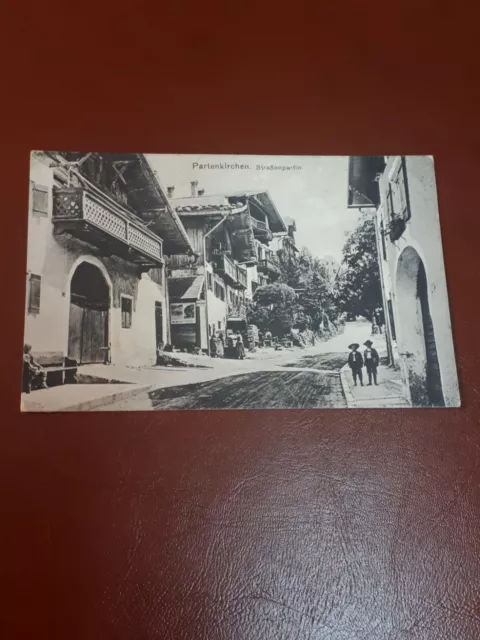 Alte AK Garmisch - Partenkirchen / Partenkirchen Straßenpartie ca. 1910