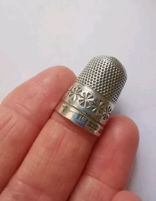 Vintage Sterling Silver Thimble, Size 16. R10G
