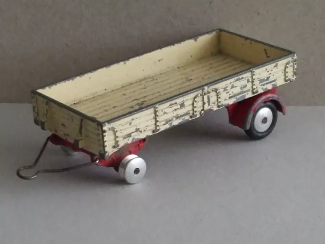 CORGI DROPSIDE TRAILER No 100, FROM 1960 IN CREAM AND RED SPARES OR REPAIR.