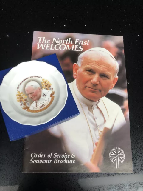 Souvenir Brochure & Commemorative Plate - Visit of Pope John Paul II 1982 V Good