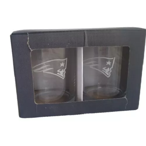 https://www.picclickimg.com/2W0AAOSwUzZhWzgl/NFL-Patriots-Collectible-2-Glass-Set-in-package.webp