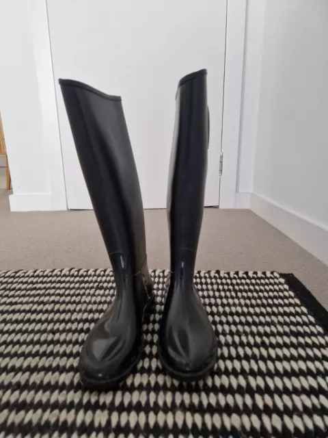 Ladies Boots / Georgio Armani / Black / Size 37 / Excellent condition!