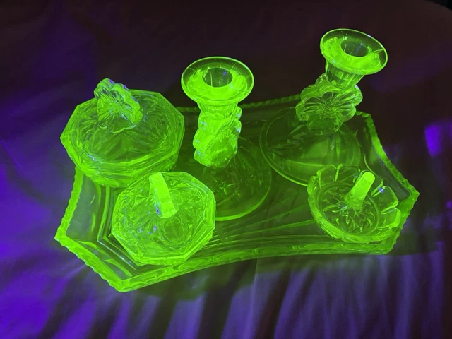 VINTAGE 1953 SOWERBY Uranium Green Glass Dressing Table Set Pattern 2634 6  Piece 73.50 - PicClick UK