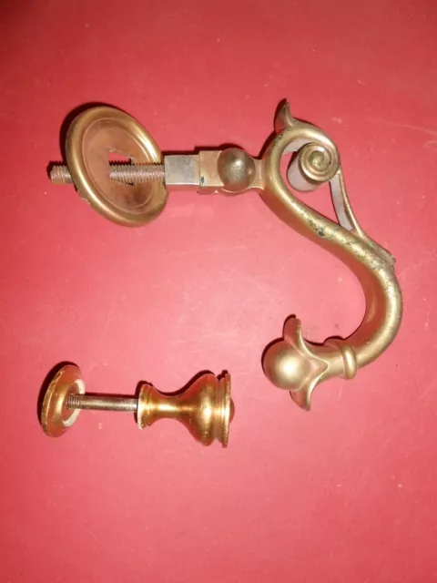 Heurtoir ancien en laiton XIX et son clou style Louis Philippe door knocker