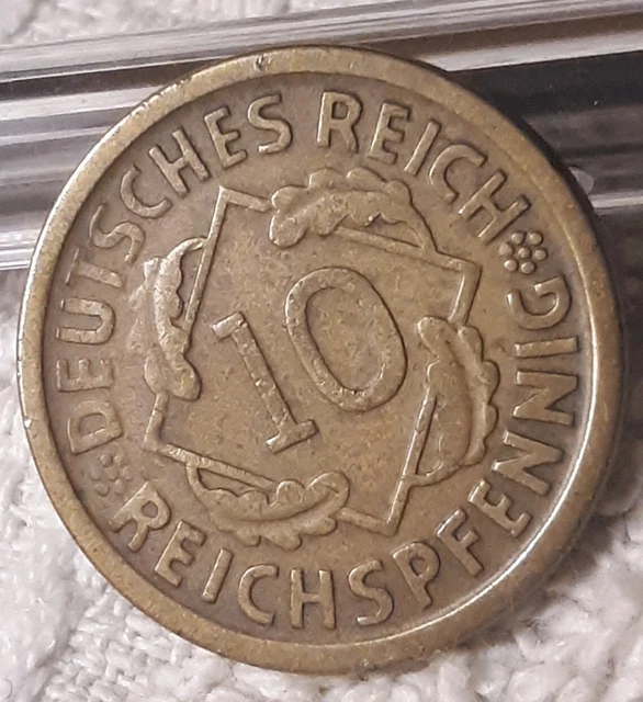 1924-D  Weimar Republic 10 Pfennig ~ Germany ~ Circulated German Bronze Dime