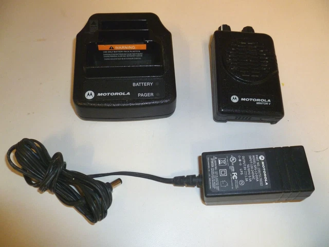 Motorola Minitor V 151-158.9 MHz VHF Stored Voice Fire EMS Pager & Charger