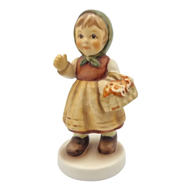 Goebel Hummel Figurine "Market Girl" Model 2272 TMK8 3.4" Tall Figure