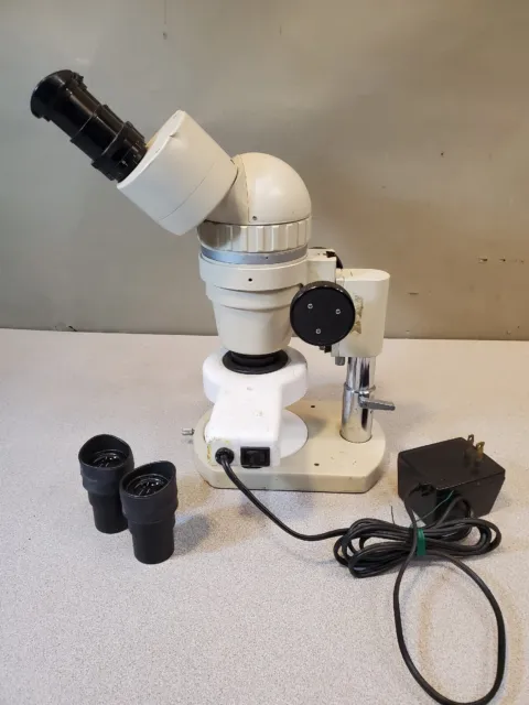 Olympus SZ Stereo Microscope 321496, Lite Mite Illuminator, Nikon Eyepieces