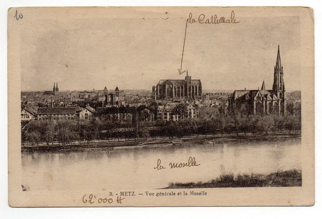 CPA 57 METZ vue generale et la moselle