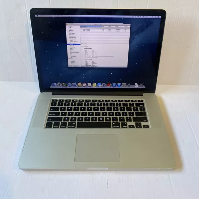 Apple MacBook Pro 15-inch 2.4 GHz Intel core i7 8 gb Memory Please See Photos