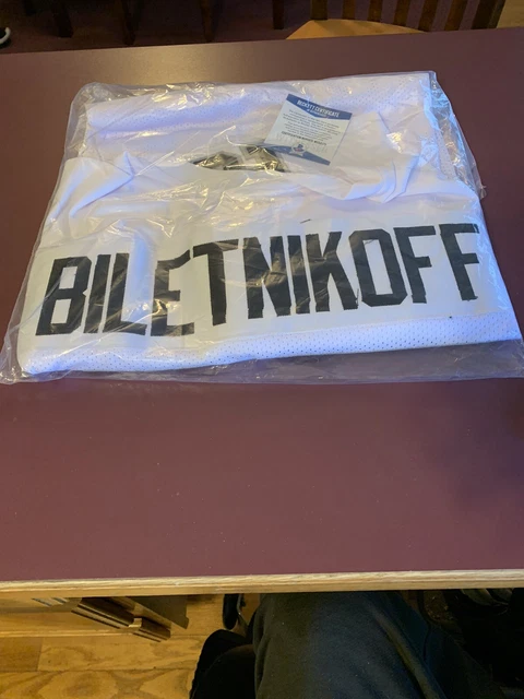 Fred Biletnikoff Signed Jersey. Inducted To HOF In 88!
