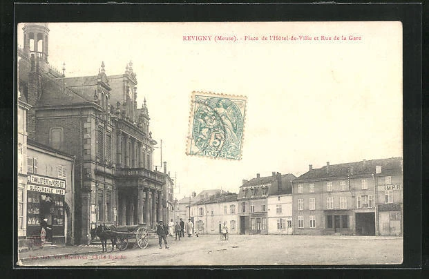 CPA Revigny, Place de l´Hotel-de-Ville et Rue de la Gare