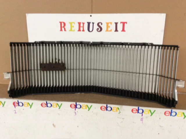 VINTAGE 1975  BUICK RIVIERA  FRONT GRILLE GRILL  w/ Emblem Metal oem 75 3