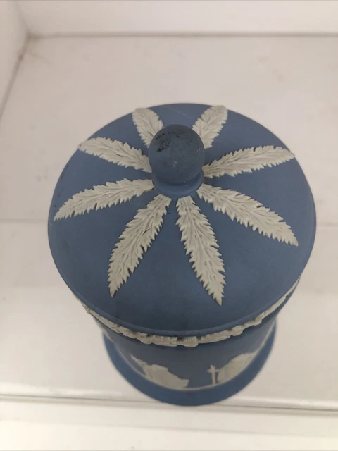 wedgwood jasper ware white on Blue  Pot Classic Relief  13 Cm 2
