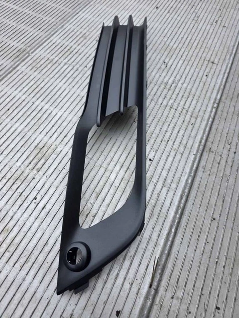 Volvo XC90 2018 front fog light trim grill 31386629 SUD11283