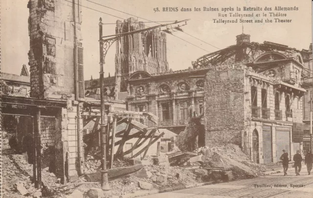 CPA 51 REIMS Rue de Talleyrand et le Théatre dans les ruines après la Retraite