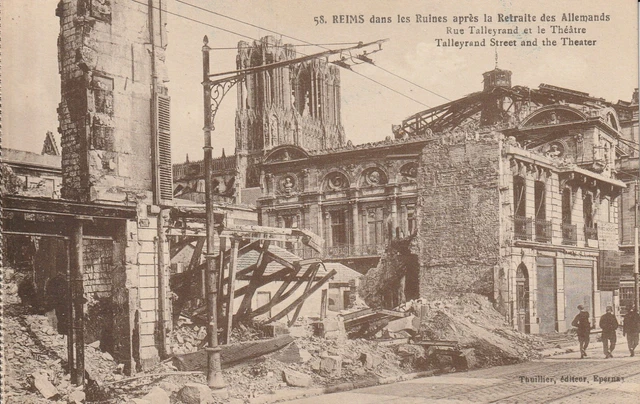 CPA 51 REIMS Rue de Talleyrand et le Théatre dans les ruines après la Retraite
