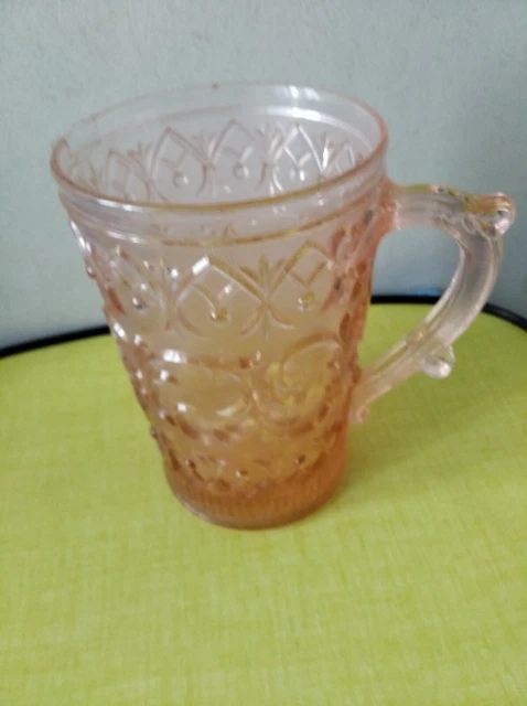 pichet à eau ou orangeade en verre moulé vintage