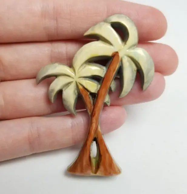 Vintage Palm Tree Brooch, Plastic Retro Style Tropical Beach Vaca Estate