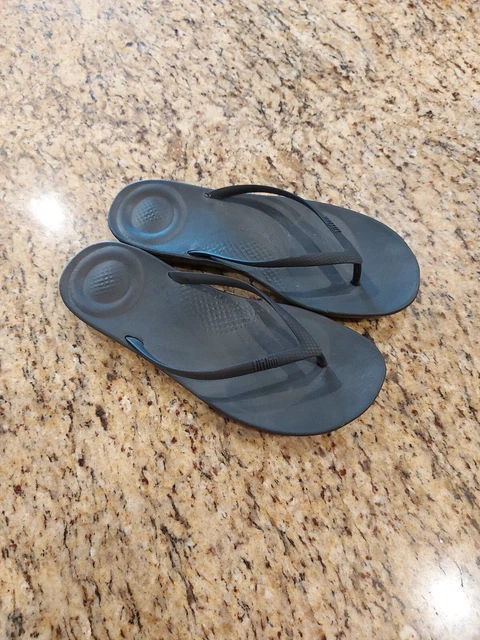 FitFlop Women's Iqushion Ergonomic All Black Flip Flops Size 10 Thong Flip Flop
